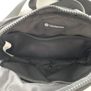 Lululemon Everywhere Belt Bag